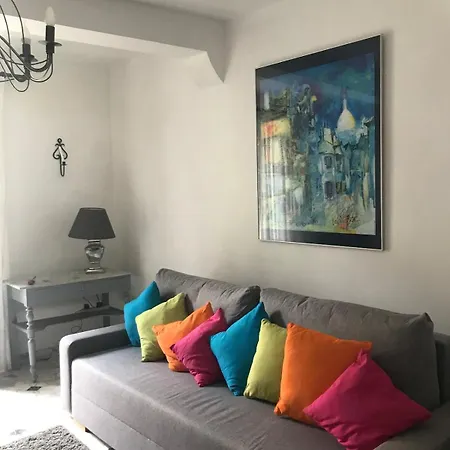 In A House In The Center Of The Séjour chez l'habitant *